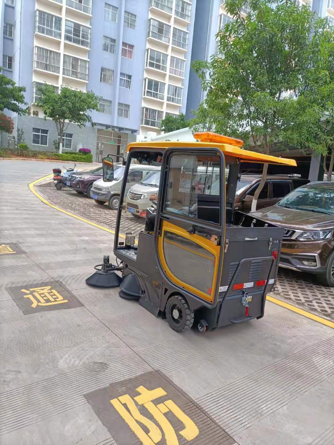寶來(lái)潔教您如何選擇合適的掃地車(chē)