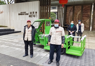 寶來潔國標240L垃圾桶四桶清運車 轉運車交機昆明融創(chuàng)文旅城保潔