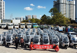 環(huán)衛(wèi)電動(dòng)保潔車?yán)D(zhuǎn)運(yùn)車交機(jī)-云南寶來(lái)潔清潔設(shè)備